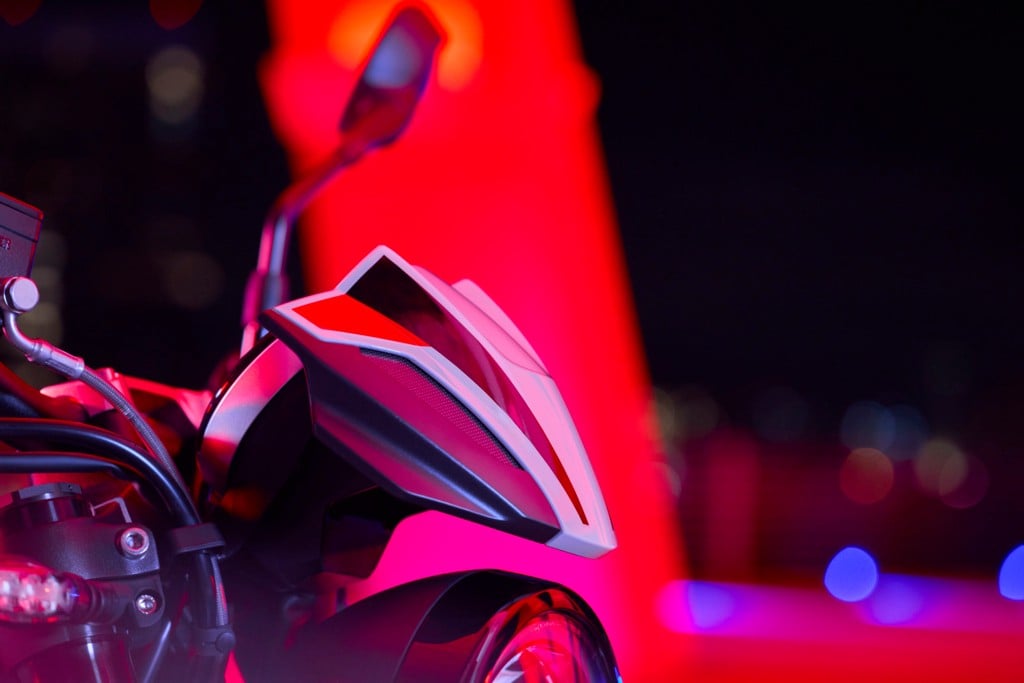 Triumph presenta la nuova roadster Trident 800 a EICMA 2025